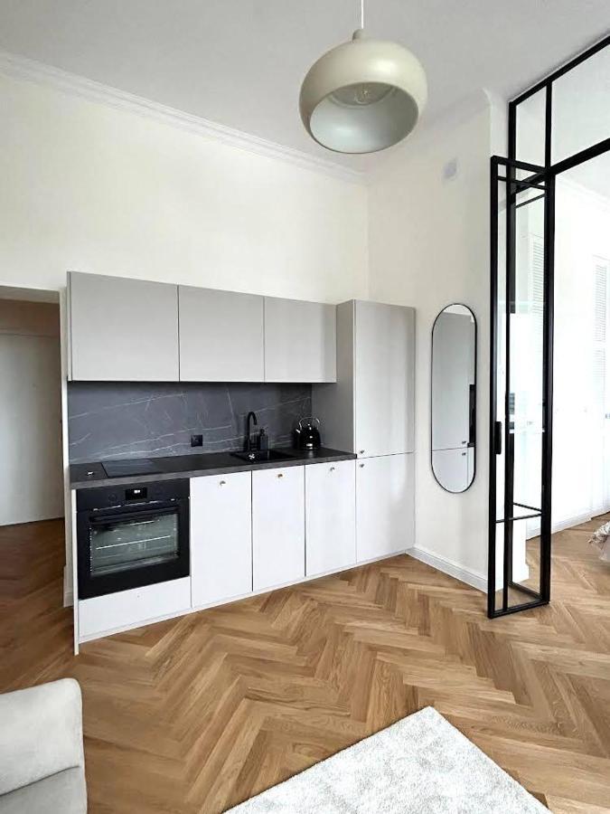 Old Town Residence , Wi-Fi , 2-Beds , Aesthetics - By Hik Apartments วอร์ซอ ภายนอก รูปภาพ